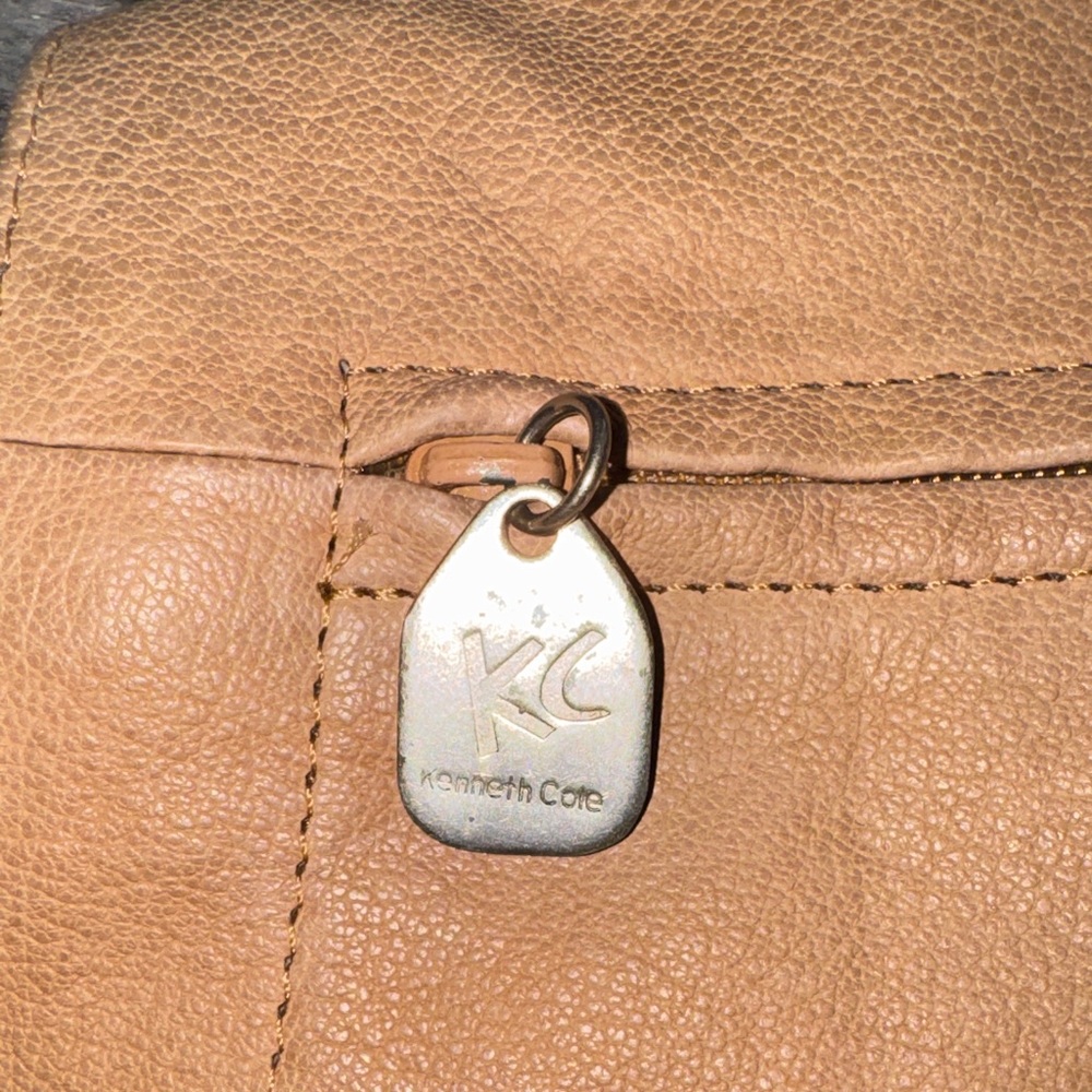 Kenneth Cole Soft Tan Leather Crossbody Saddle Bag - Picture 2 of 9